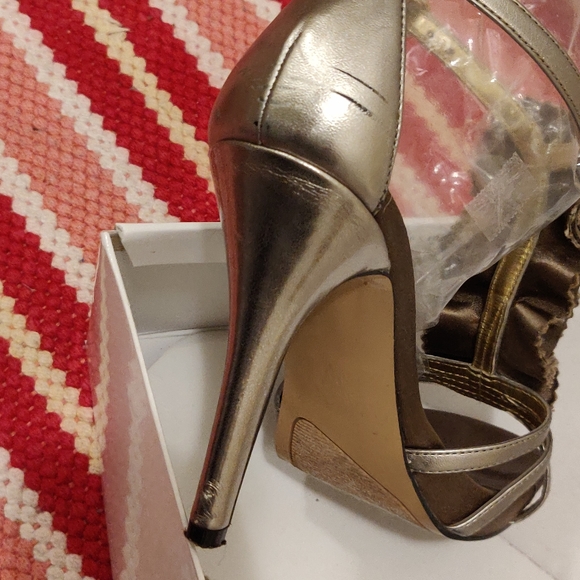 Jeweled champagne stiletto sandals size 6 - Picture 5 of 11